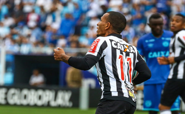 Otero marca no final do jogo e salva o Galo de derrota em Santa Catarina