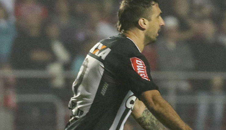 Galo vence São Paulo no Morumbi e entra na briga pela liderança