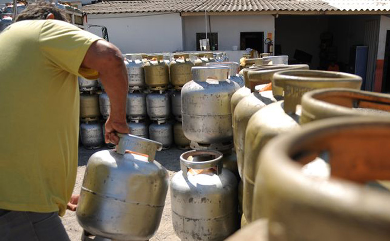 Gás de cozinha tem terceiro aumento de preço em menos de 70 dias