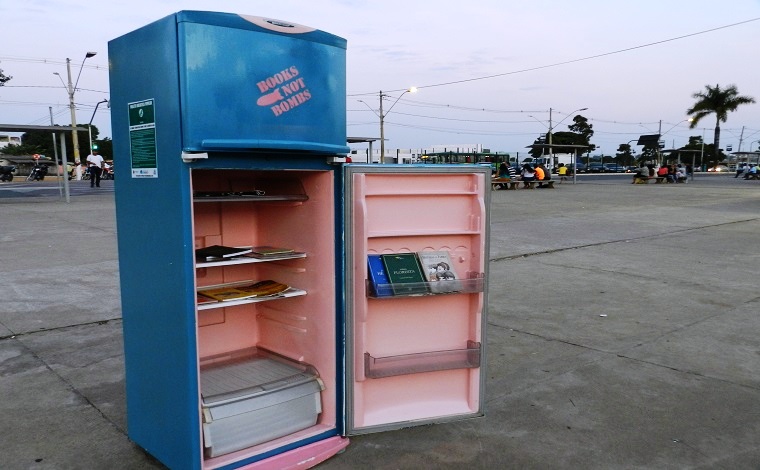 Há quase um mês no Terminal Urbano, Geladeira da Alma conquista a população