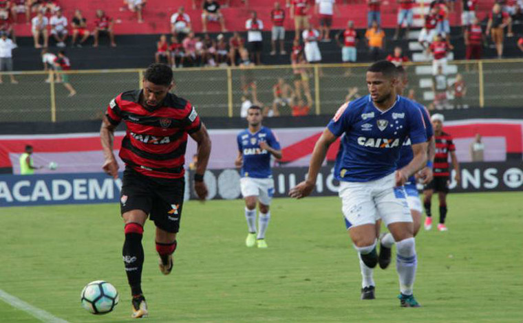 Em jogo morno, Cruzeiro empata com o Vitória em Salvador