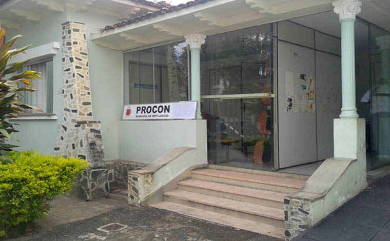 Procon dá dicas sobre como não cair em golpes na Black Friday