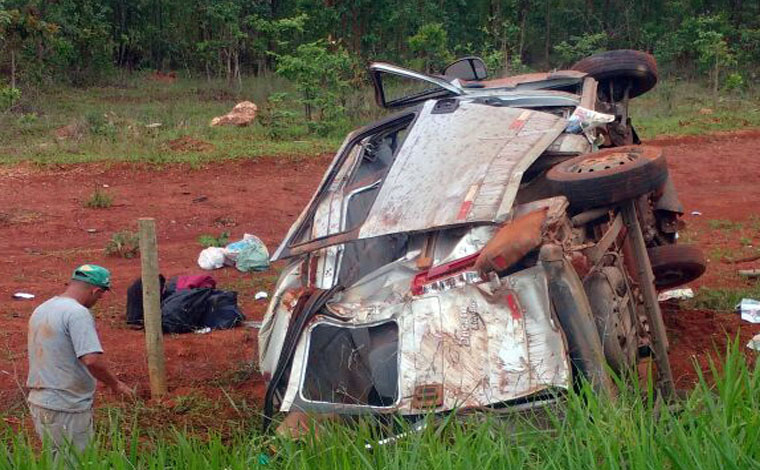 Acidente com van deixa um morto e feridos entre Curvelo e Cordisburgo