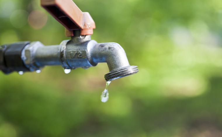 Rompimento de adutora compromete abastecimento de água em Sete Lagoas