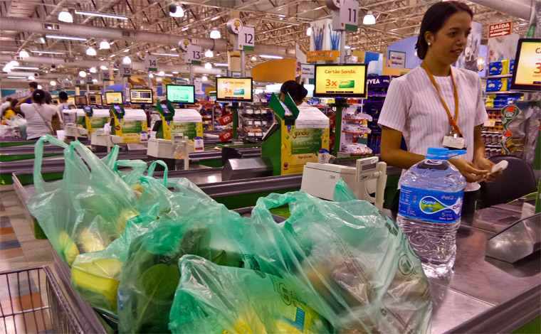 Preço dos alimentos cai mais de 2% em 2017, diz IBGE