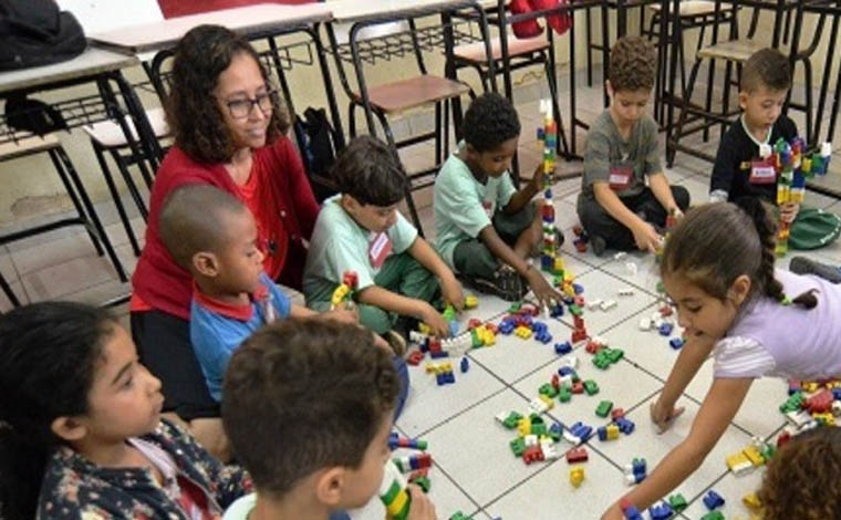 Governo de Minas publica edital com 16.700 vagas para a Educação Básica