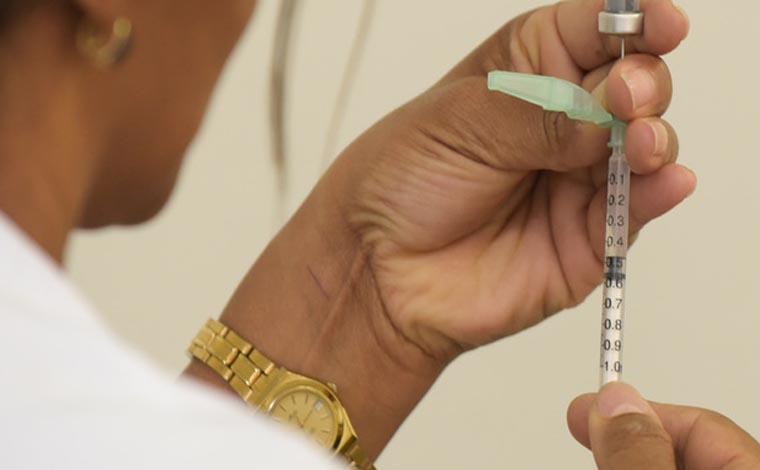 SES recomenda atualização do cartão de vacina nas férias