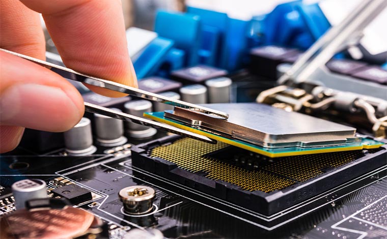 Empresas do Centro de Sete Lagoas contratam estagiários