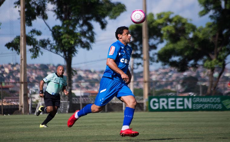 Com dois de Fred, Cruzeiro goleia Guarani em jogo treino