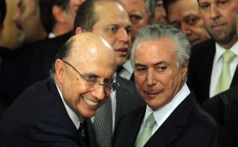 Agência rebaixa nota do Brasil em três níveis abaixo do grau de investimento