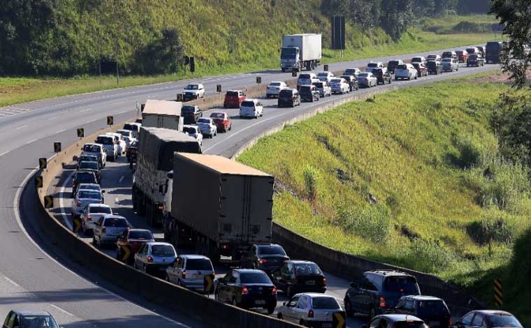 Acidente com vítima fatal provoca congestionamento de 7 km na BR 040