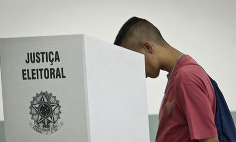 TSE registra prisão de dois candidatos e substituição de nove urnas