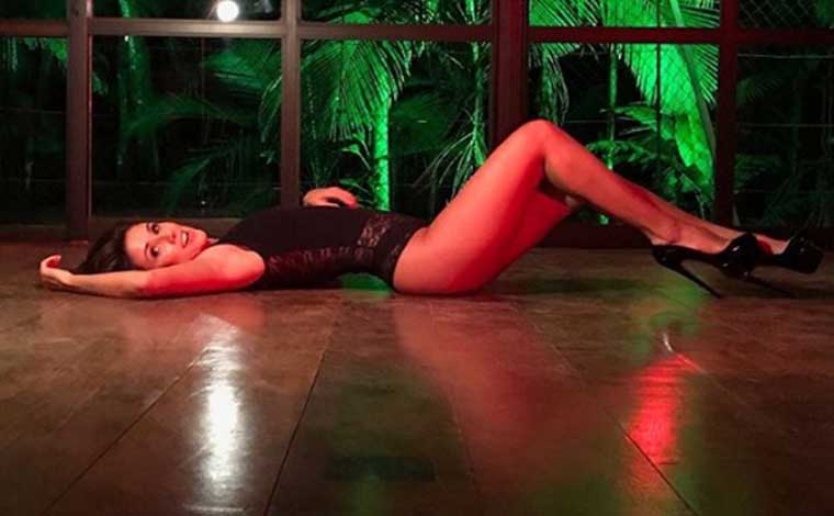 Paula Fernandes sensualiza e enlouquece fãs postando foto sensual no Instagram