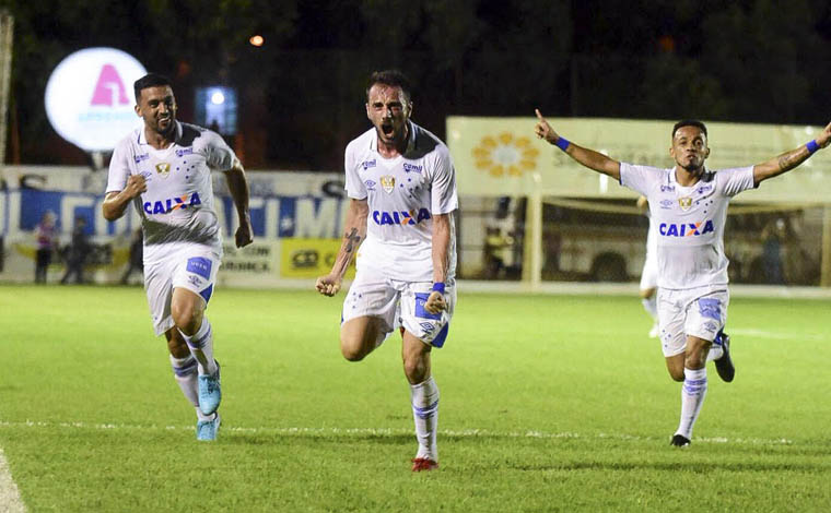 Cruzeiro segue como líder do mineiro e Galo, sem Oswaldo, busca vitória contra Caldense