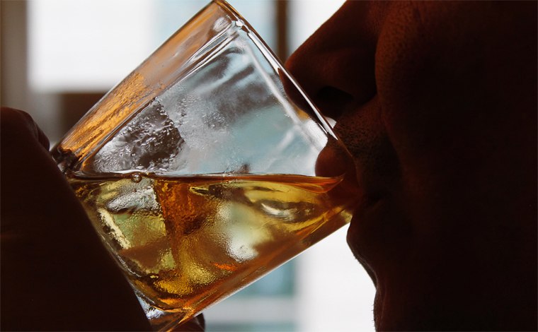 Preconceito e desinformação são lembrados no Dia Nacional de Combate ao Alcoolismo