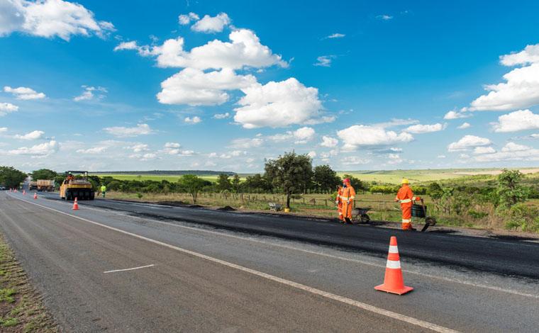 BR040 em Minas Gerais passa por manutenção no asfalto até sexta-feira