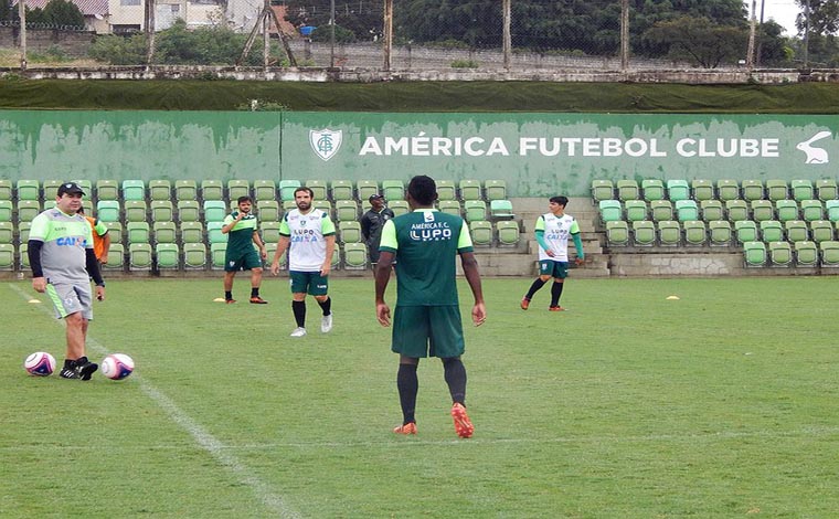 Coelho já está concentrado para o jogo contra o Tombense