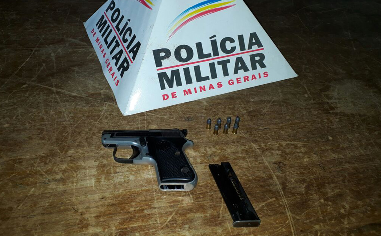 PM prende homem que ameaçava outros motoristas com arma na MG 424