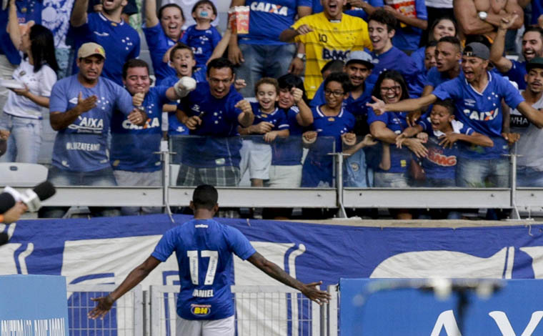 Cruzeiro vence Patrocinense no Mineirão e garante vaga na semifinal