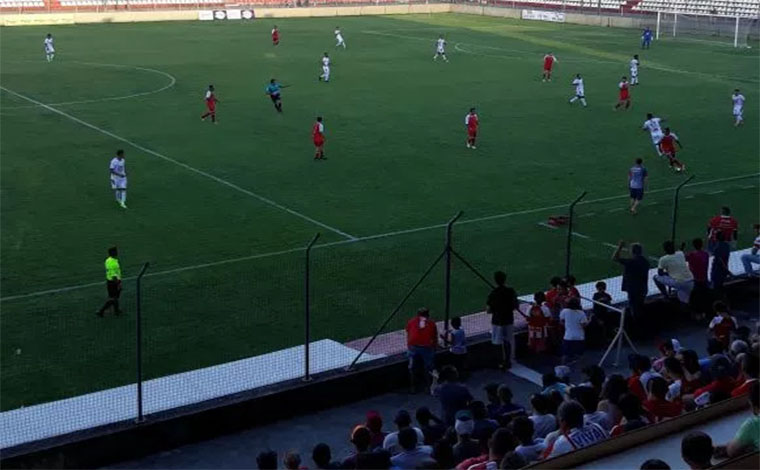 Democrata vence Tricordiano e segue vivo no Módulo II do Campeonato Mineiro