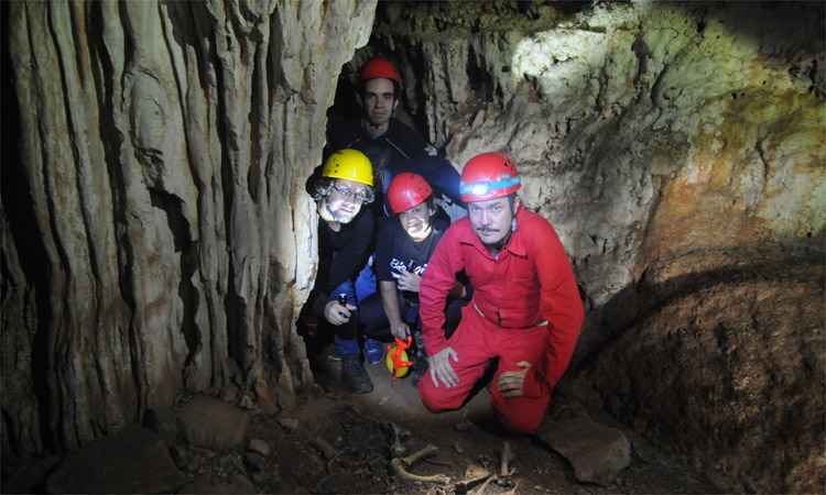 Pesquisadores localizam gruta explorada há 180 anos em Baldim