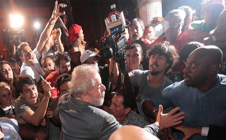 Advogado diz que manterá ações para tentar revogar prisão de Lula