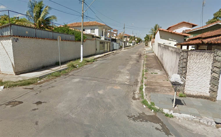 Foto: Street View - Bandidos amarraram vÃ­timas no banheiro ao tentarem assaltar residÃªncia no SÃ£o CristÃ³vÃ£o, mas ruas do bairro sÃ£o monitoradas por Rede de Vizinhos Protegidos 