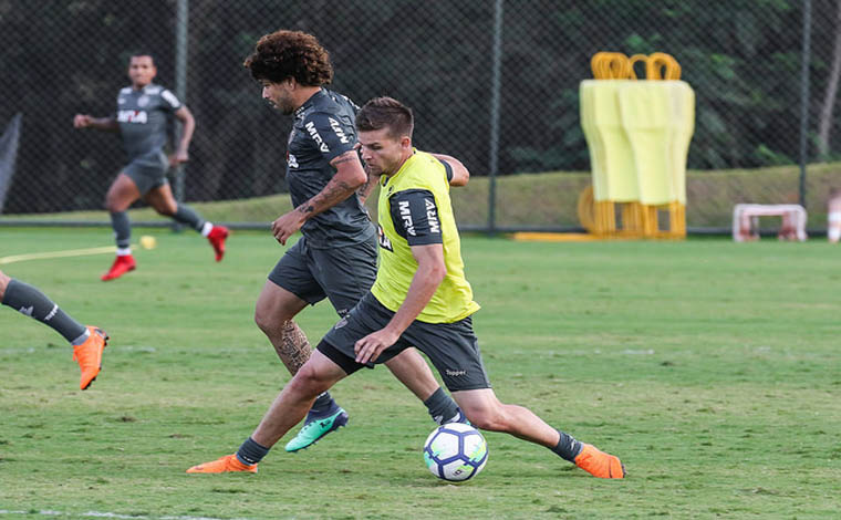 Foto: Bruno Cantini - Ãs 16h, a Raposa enfrenta o Fluminense e o Galo joga contra o VitÃ³ria; Ambos os times estÃ£o pressionados pela torcida