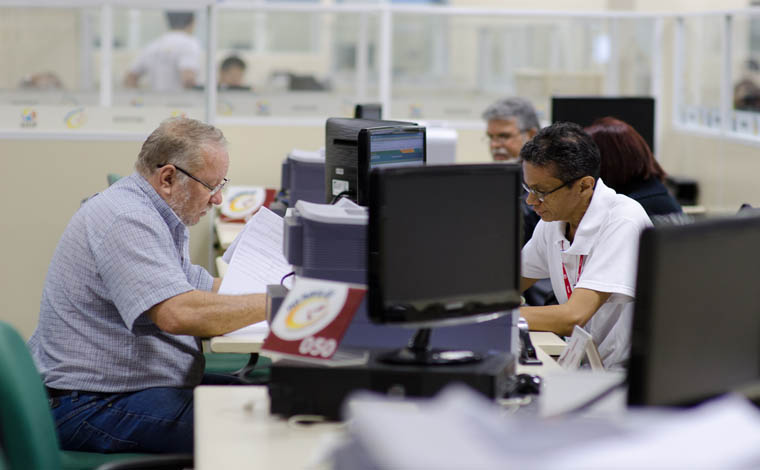 Servidores podem perder benefício se não fizerem o recadastramento anual