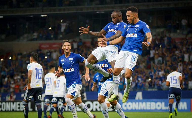 Goleada histórica sobre La U deixa Cruzeiro vivo na Libertadores