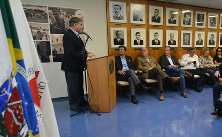 Foto: Carlos Alberto/ Imprensa MG -  Governador participou da Expozebu e anunciou incentivos ao setor agropecuÃ¡rio no estado; ALMG formarÃ¡ comissÃ£o para analisar processo contra o petista