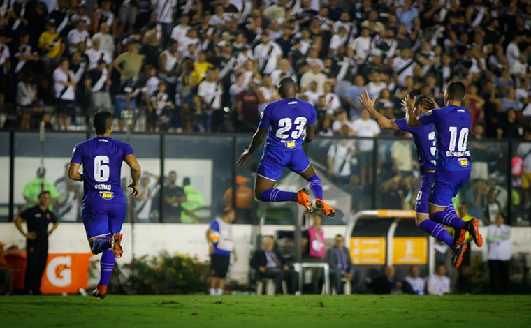 Cruzeiro atropela o Vasco e encaminha classificação na Libertadores