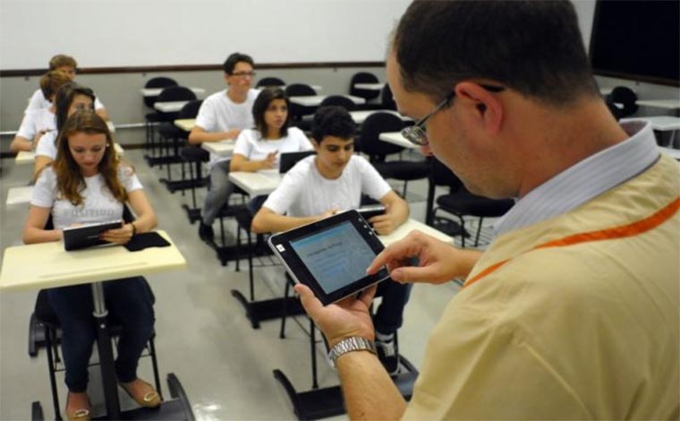 Foto ilustrativa - EspecializaÃ§Ã£o semipresencial em Tecnologias Digitais e EducaÃ§Ã£o 3.0 visa qualificar docentes que atuam na EducaÃ§Ã£o BÃ¡sica em escolas pÃºblicas e graduandos em qualquer Ã¡rea do conhecimento 