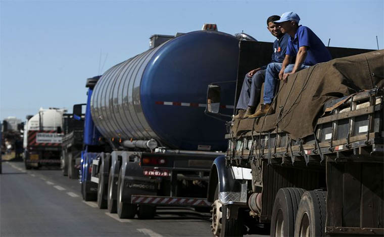 Foto ilustrativa: EBC - De acordo com concessionÃ¡ria, pistas estÃ£o fechadas nos dois sentidos na altura do KM 511