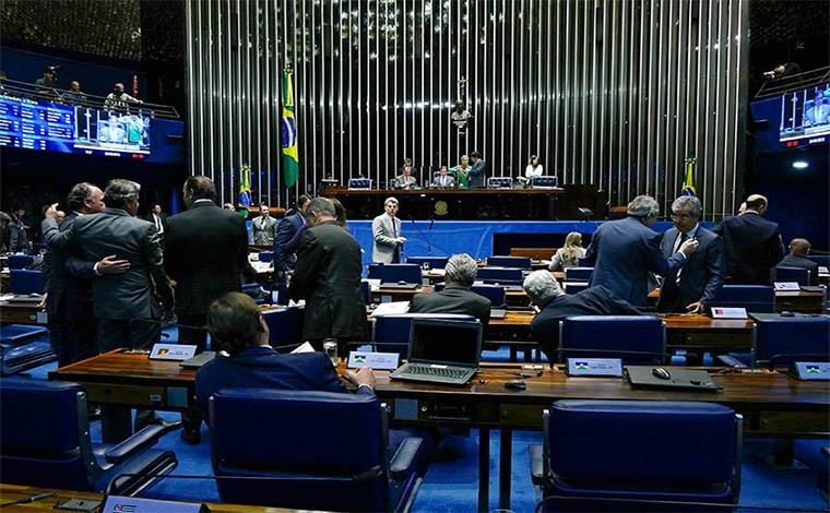 Foto: Agencia Senado - VotaÃ§Ã£o limpou a pauta e no meio apreciou pedido para apreciaÃ§Ã£o da proposta que prevÃª o fim da cobranÃ§a de PIS/Cofins no combustÃ­vel atÃ© o fim do ano