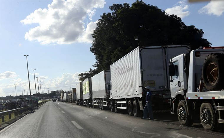 ANTT e caminhoneiros se reúnem nesta segunda para discutir valor do frete