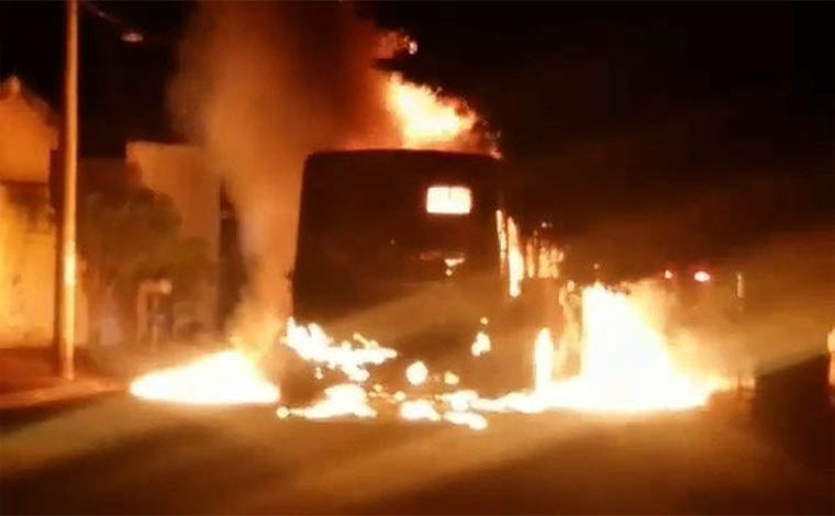 Foto:: ReproduÃ§Ã£o - Um dos detidos carregava um bilhete com a ameaÃ§a de que a atual onda de ataques vai continuar enquanto o sistema prisional nÃ£o oferecer dignidade aos presos