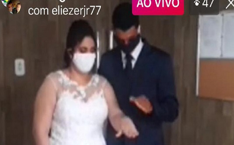 Coronavírus: Juiz celebra primeiro casamento por videoconferência