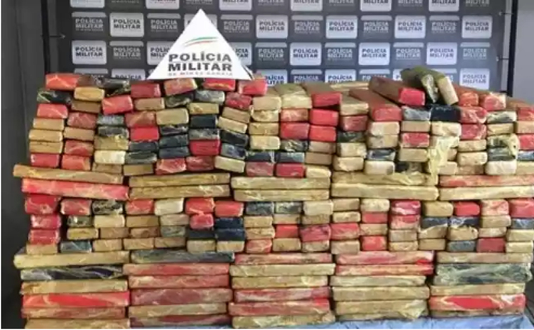 Polícia Militar prende três pessoas e apreende mais de 700kg de maconha 