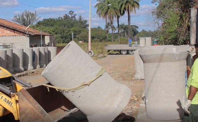 Rua Aldo Costa recebe obras de drenagem, pavimentação e urbanização 