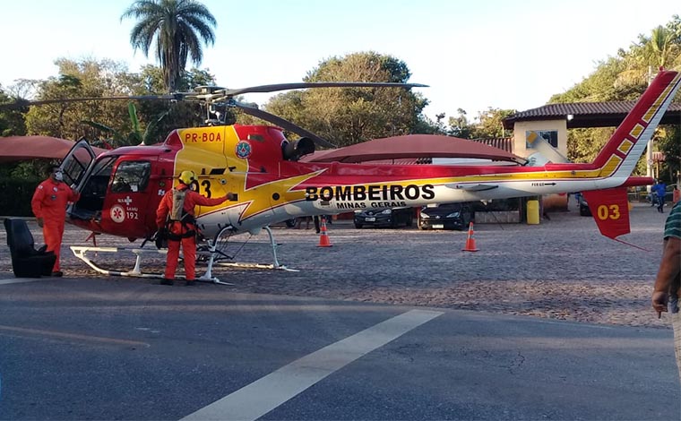 Acidente entre duas motocicletas na MG-424 deixa duas pessoas feridas