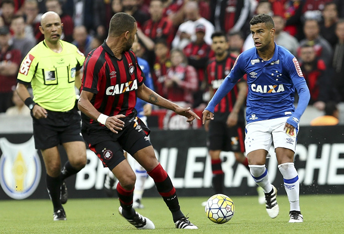 Mano escala time misto e Cruzeiro perde pela 14ª vez no campeonato