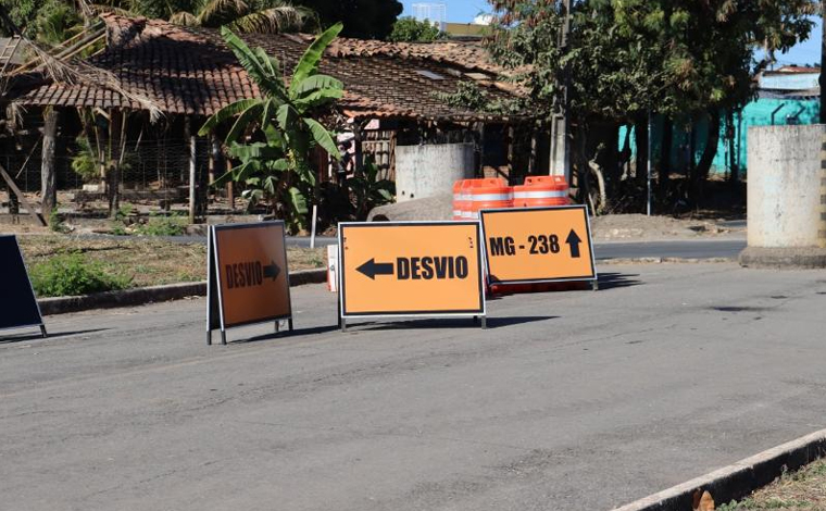 Trânsito é desviado para início das obras na rotatória da Barbosa Melo em Sete Lagoas