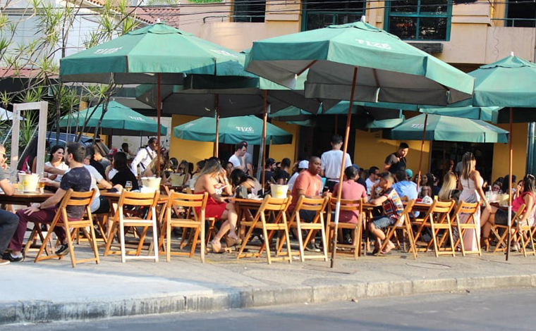 Retomada de bares e restaurantes em BH terá ruas fechadas e mesas ao ar livre
