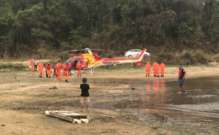 Bombeiros procuram idoso que desapareceu após sair para andar de caiaque na lagoa Várzea das Flores