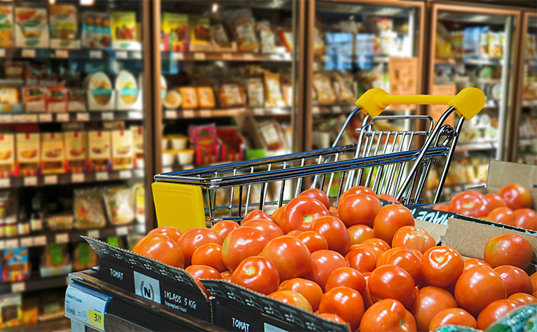 Bolsonaro pede que donos de supermercados tenham 