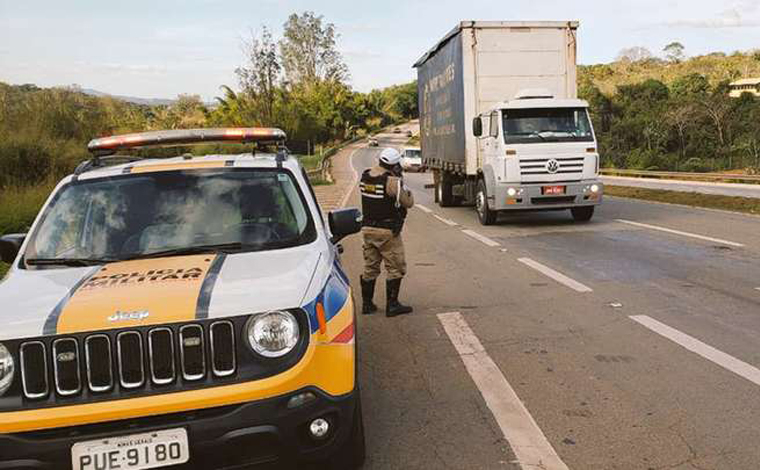 Cerca de 120 motoristas são presos por embriaguez ao volante nas rodovias estaduais durante feriado