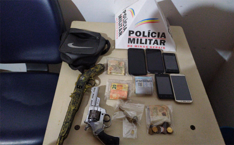 Polícia Militar prende autores de tráfico de drogas e porte ilegal de arma de fogo em Pedro Leopoldo