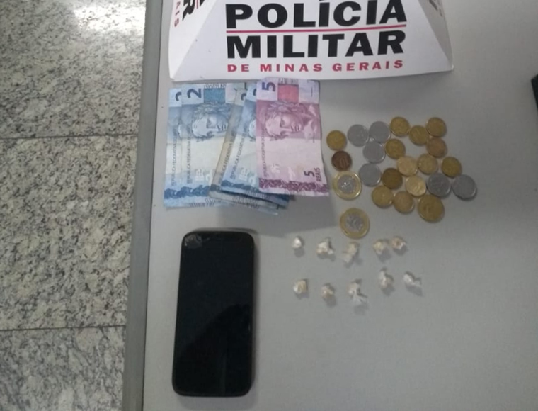 Polícia Militar prende autor por tráfico de drogas no bairro Jardim  Arizona em Sete Lagoas