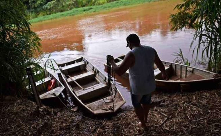 Ribeirinhos e produtores rurais de Brumadinho ainda lutam por água potável